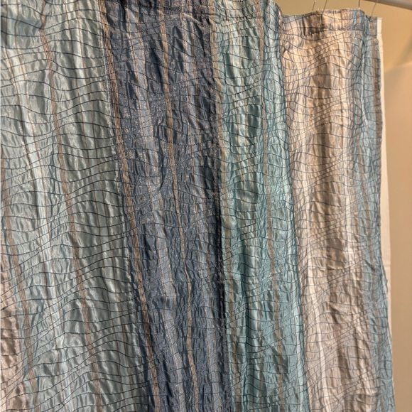 Multi color Blue Textured Shower Curtain - Picture 2 of 4